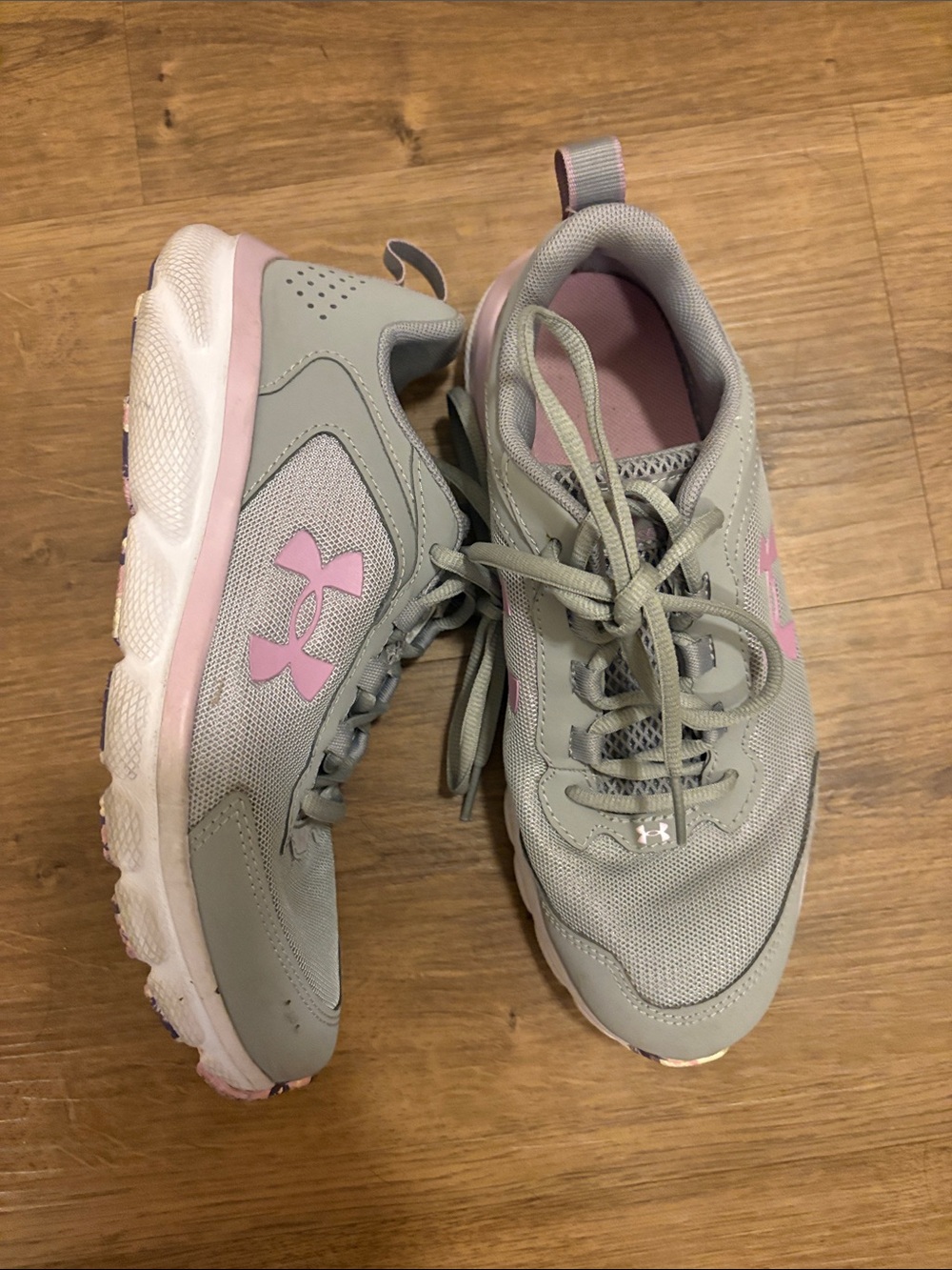 Under Armour Women's Light Gray and Pink Athletic Sneakers